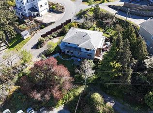 660 Rockingham Rd, Langford, BC V9B 3N8