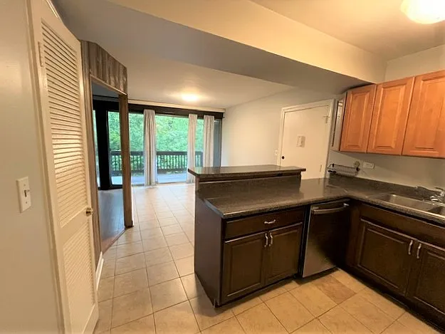 1 bed, 670 sqft, $1,650 — Photo 4
