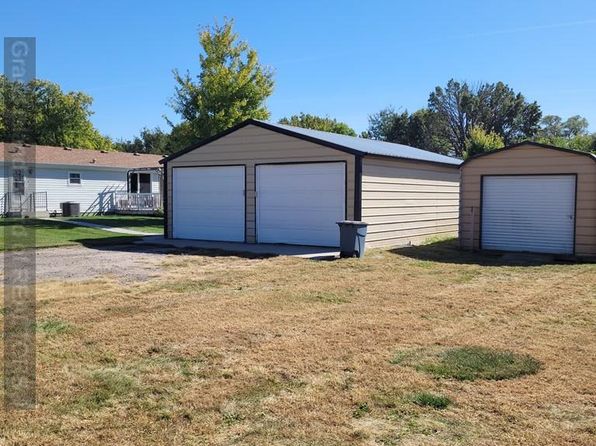 339 N 11th St, Loup City, NE 68853