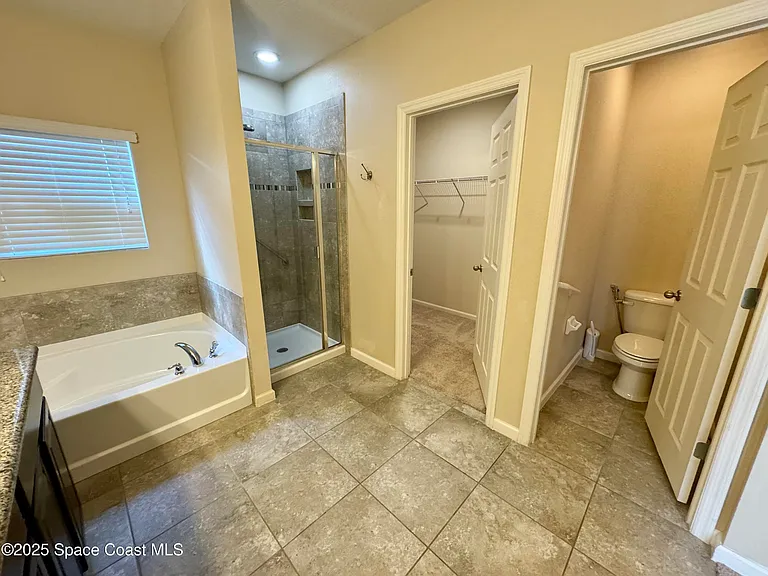 590 Trymore Dr SE — Photo 10