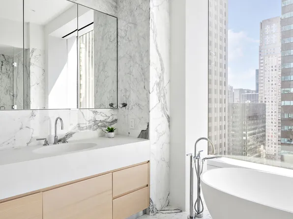 432 Park Avenue image 8 of 15