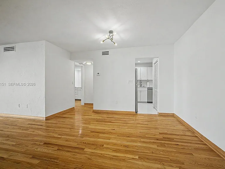 1205 Mariposa Ave #415 — Photo 4