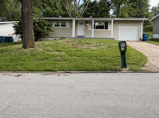 10239 Green Valley Dr, Saint Louis, MO 63136