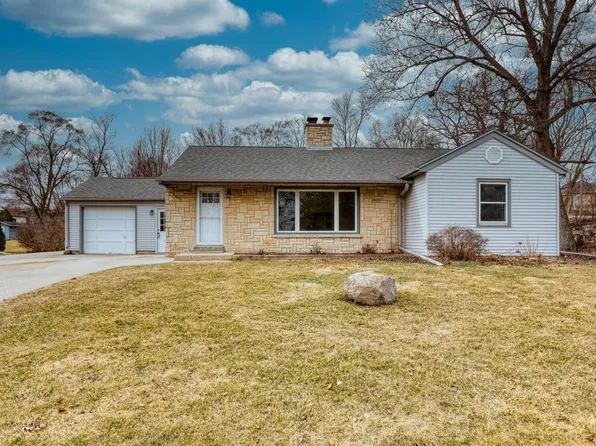 227 Grove STREET, Eagle, WI 53119