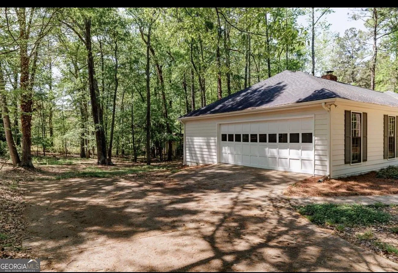 110 Covey Ln — Photo 2