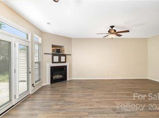 5308 Waverly Lynn Ln, Charlotte, NC 28269
