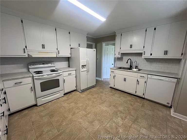 368 Rock Hill Rd — Photo 6