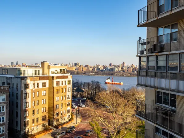 6040 Blvd E APT 9N, West New York, NJ 07093