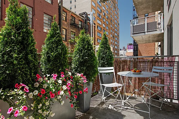 Sold by Corcoran | media 16