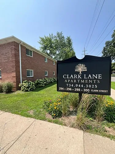 296 Clark St #4 Photo 1 296 Clark St #4 Photo 1