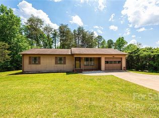 470 26th Ave NE, Hickory, NC 28601