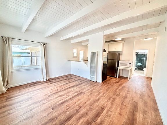 2nd image of 304 Santa Monica Dr