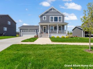 135 Brynwood Ave, Holland, MI 49423