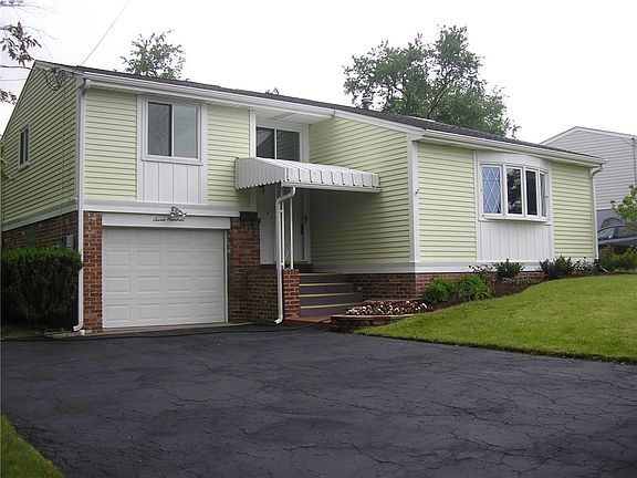 2nd image of 700 Lafayette Dr