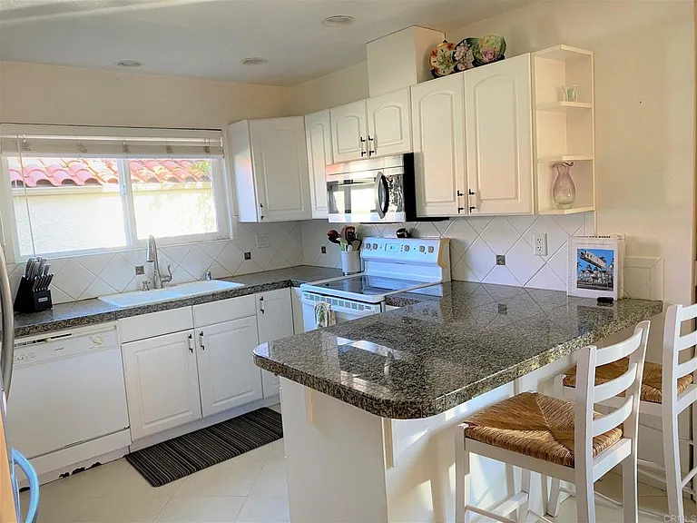 6677 Paseo Del Norte — Photo 10
