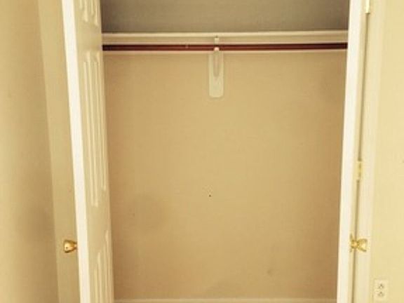 4th image of 1108 W Main St APT 5