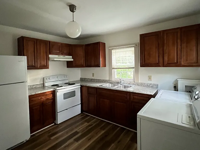 2801 Carson Ave — Photo 7