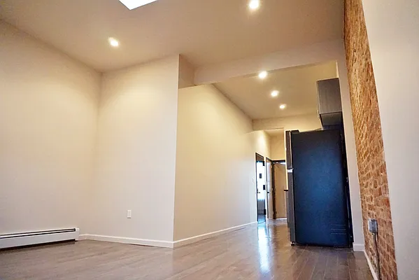 Rented by Purple Stone Realty LLC | media 6