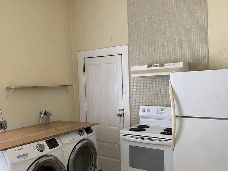 2405 & 2405.5 Napoleon Ave #4327-29 — Photo 8