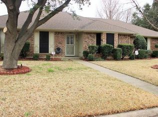 5715 Louise Way Dr, Arlington, TX 76017