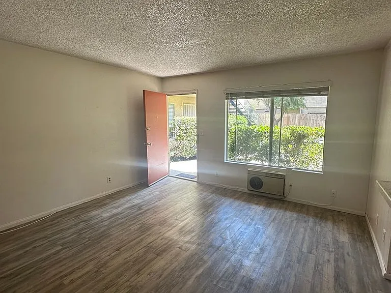 4534 Utah St. — Photo 32