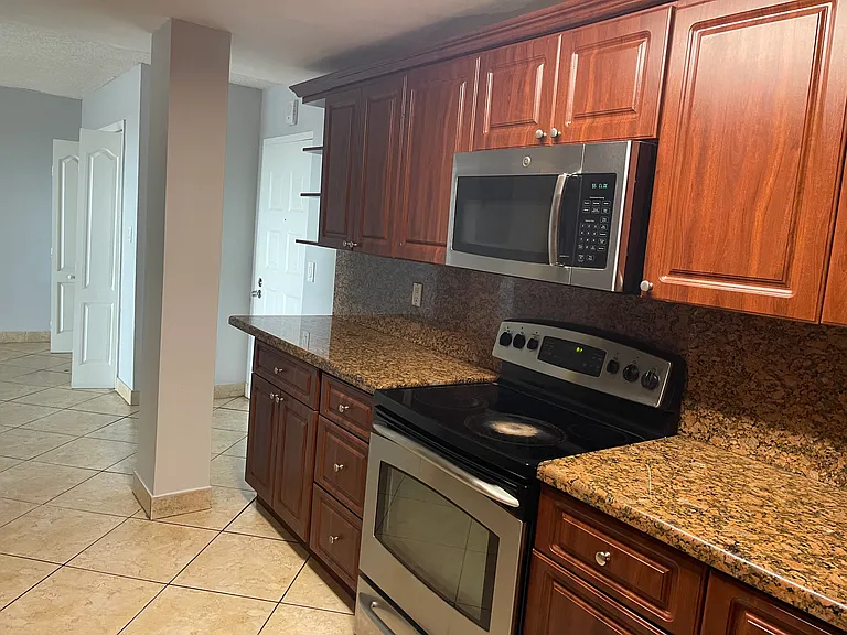 6960 NW 186th St #2-527 — Photo 5