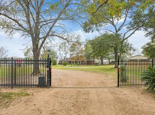 324 Howard St, Sealy, TX 77474