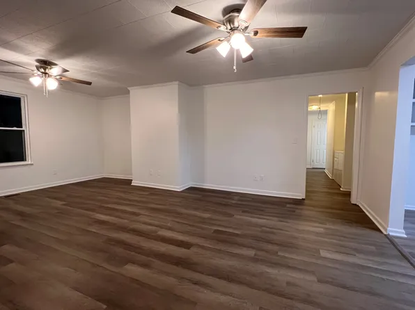 801 E Main St, Seneca, SC 29678