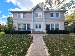 1206 Lynn Ter, Highland Park, IL 60035