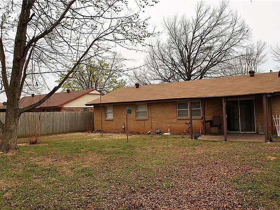 2nd image of 307 Kimberly Ln