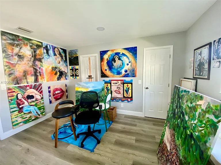 2374 SW 11th Ave — Photo 9
