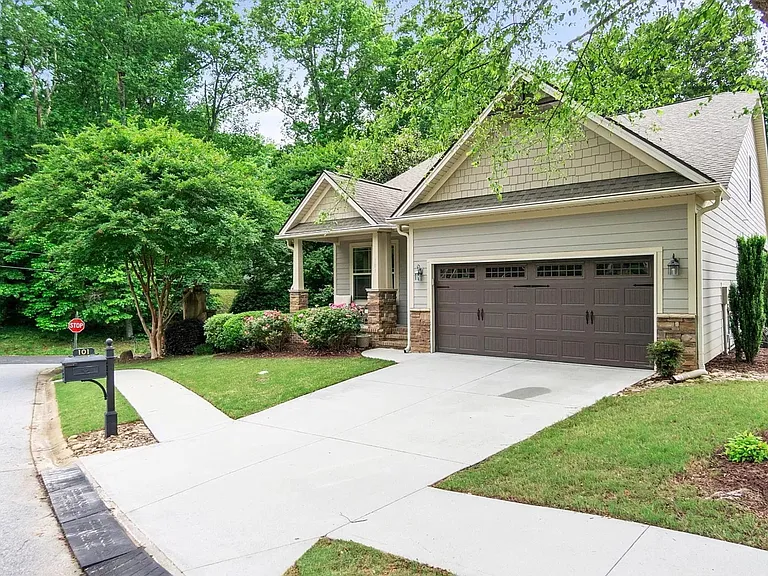 101 Beaumont Creek Ln — Photo 2