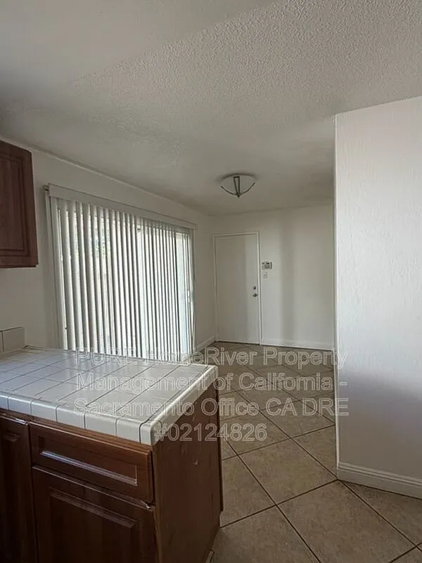 4 bed, 2.0 bath, 1209 sqft, $2,495 — Photo 4