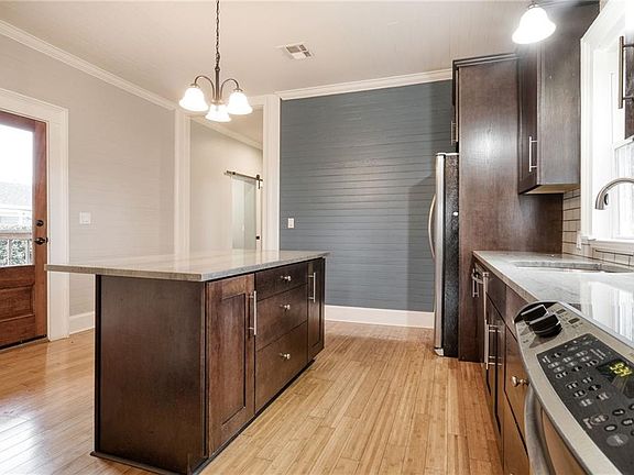 5th image of 120 Trueil Ln