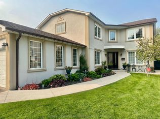 32 Madrid Cres, Brampton, ON L6S2X4