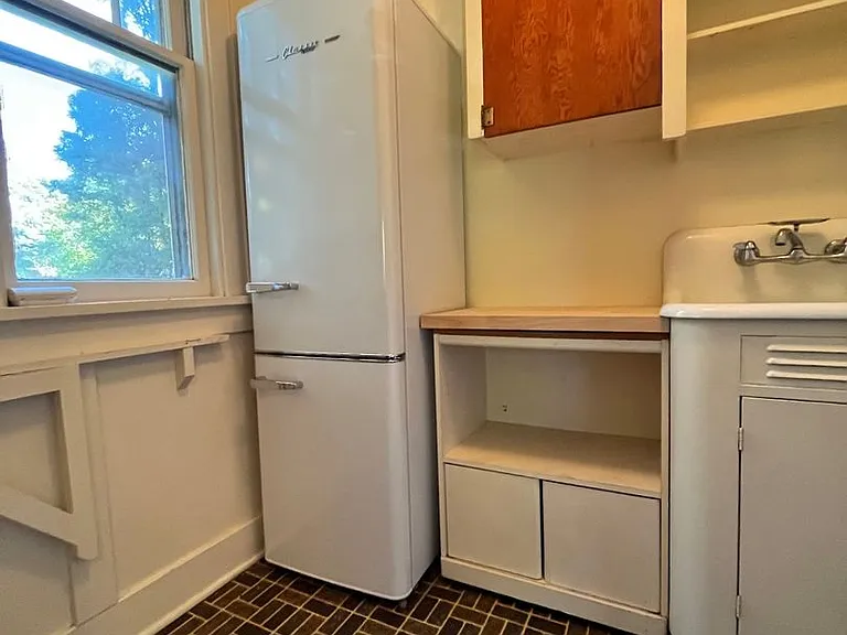 340 Jefferson St #201 — Photo 8