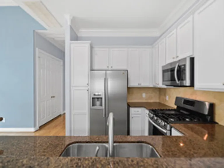 5954 Kansas St — Photo 4