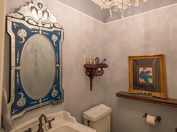 3rd image of 909 Binghampton Ln