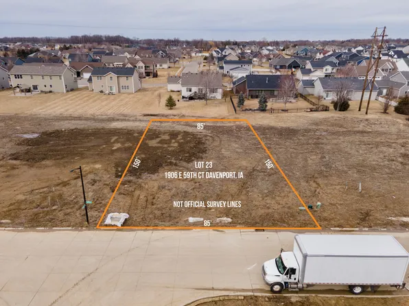 1906 E 59th Ct, Davenport, IA 52807