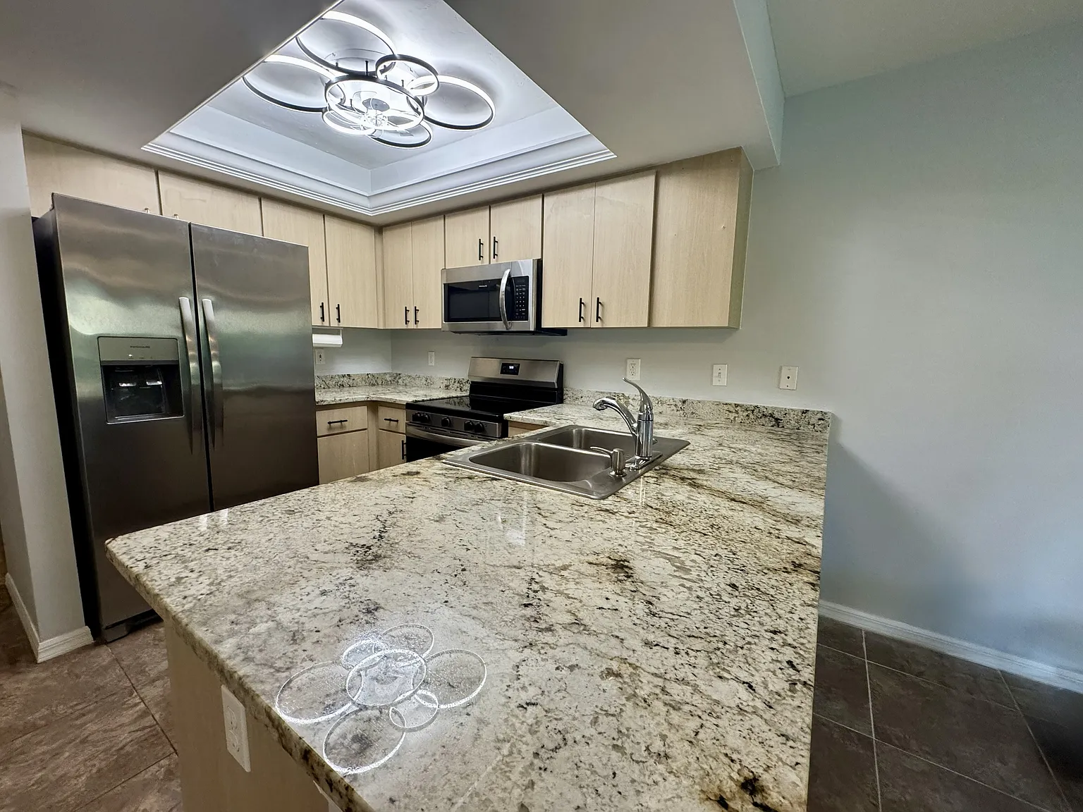 2 bed, 1200 sqft, $1,950 — Photo 4