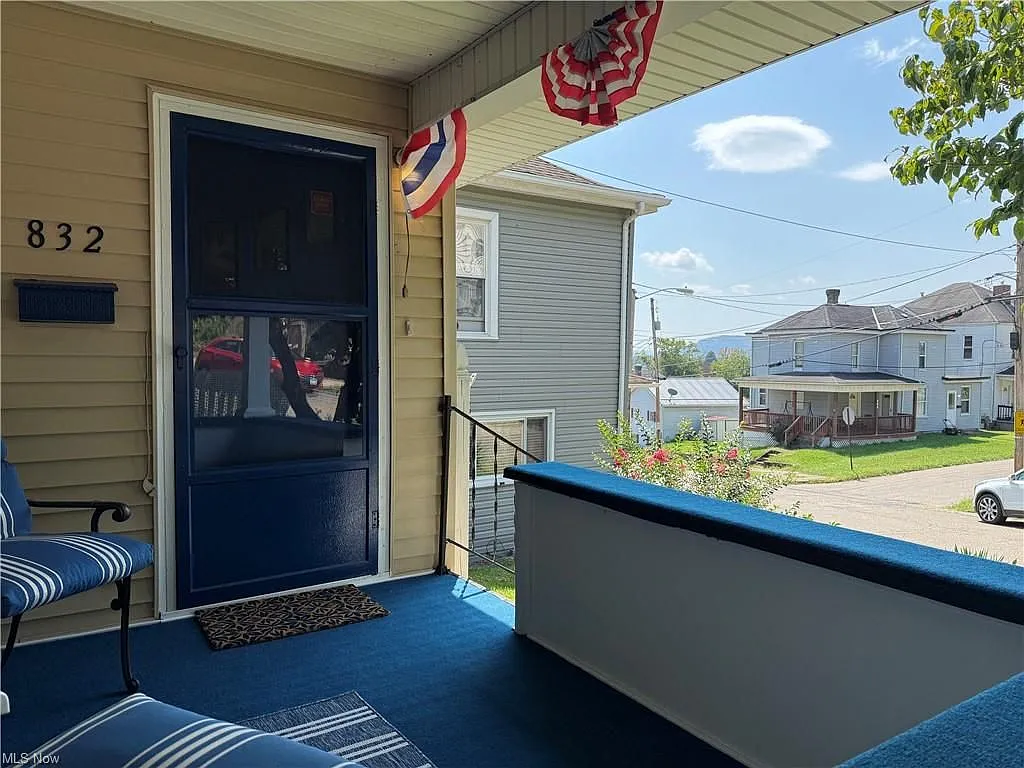 2 bed, 1.0 bath, 948 sqft, $800 — Photo 2
