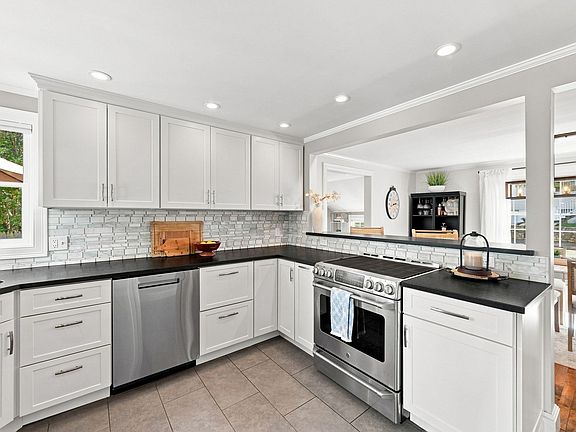 5th image of 17 Greenwood Rd