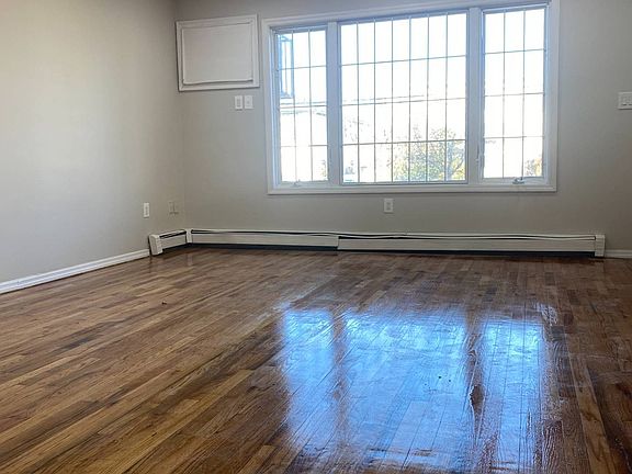 2nd image of 3217 Healy Ave Floor 1