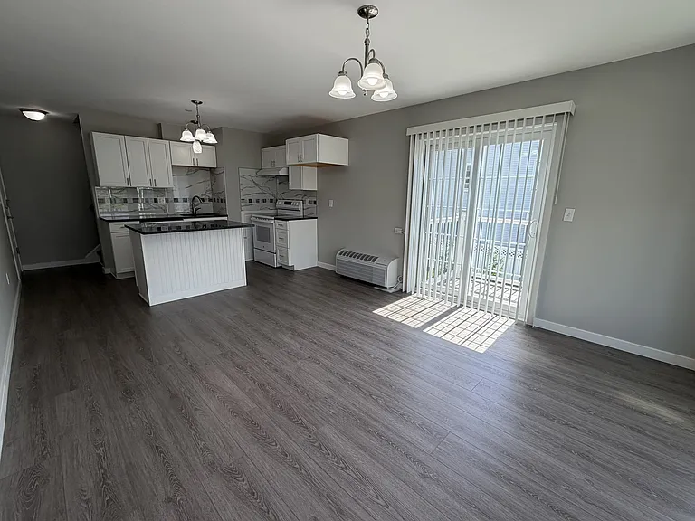 30-32 Osborne St #3 — Photo 5