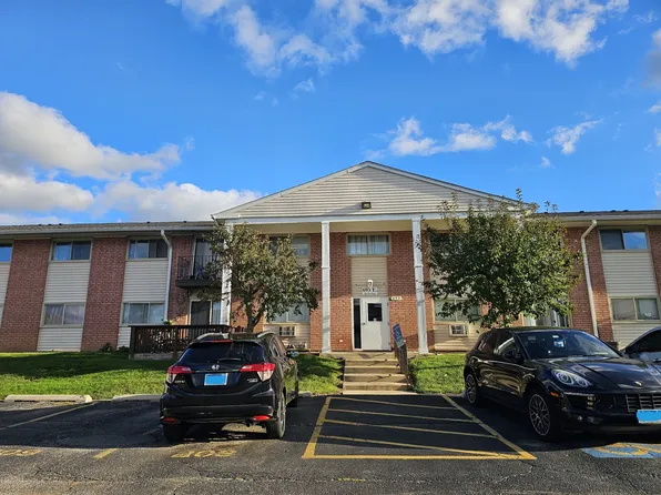 693 E Fullerton Ave APT 201, Glendale Heights, IL 60139