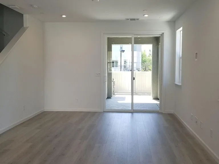 1301 Ironside Pl — Photo 5