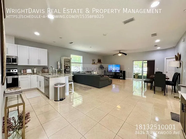 8424 N Packwood Ave — Photo 4