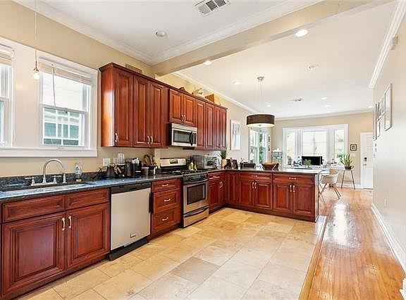 5th image of 2829 Palmer Ave