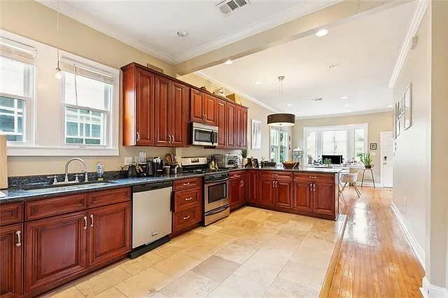 2829 Palmer Ave — Photo 5