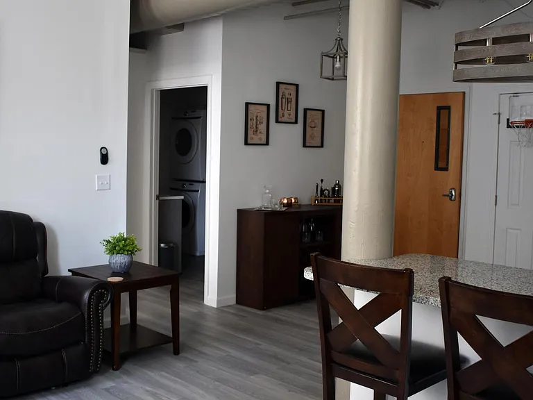 815 Elm St #3B — Photo 2